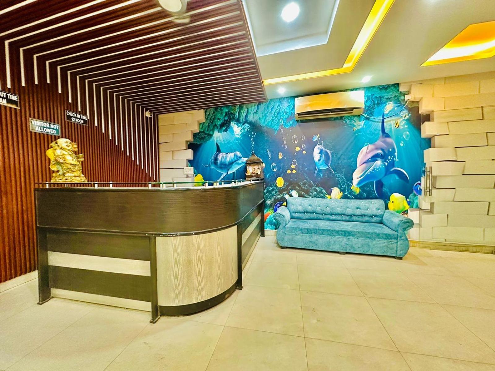 Hotel Galaxy Inn Near Delhi International Airport Neu-Delhi Exterior foto