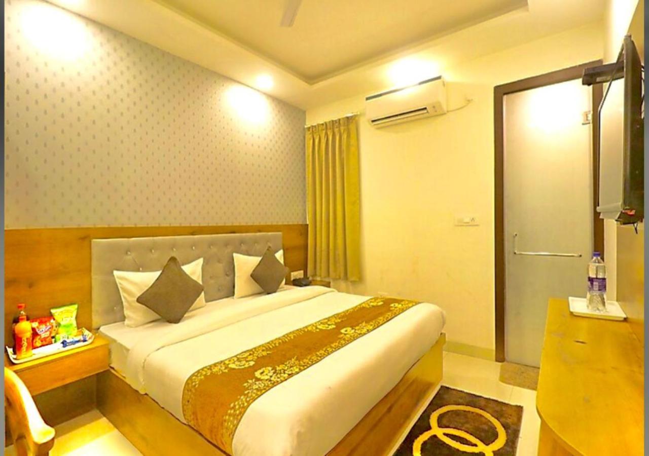 Hotel Galaxy Inn Near Delhi International Airport Neu-Delhi Exterior foto