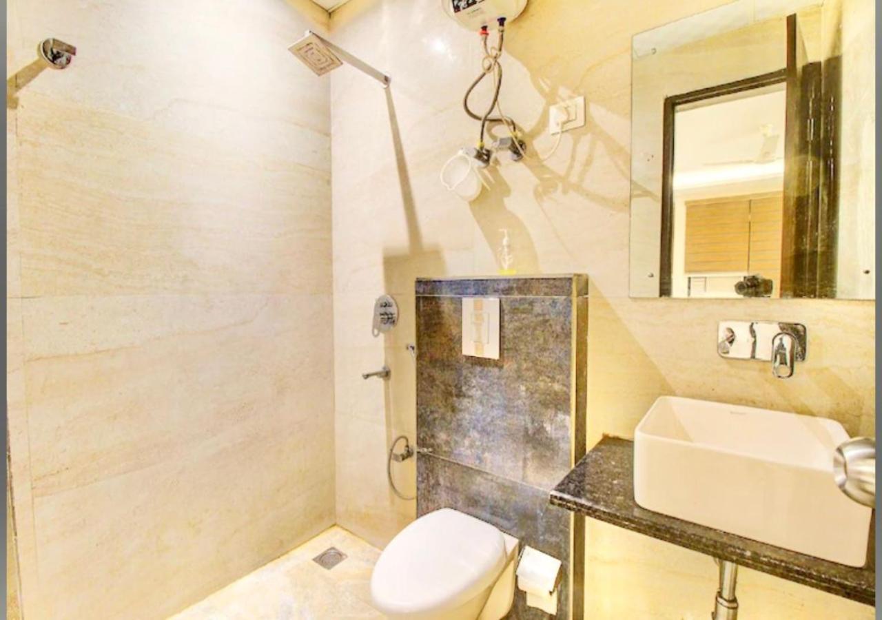 Hotel Galaxy Inn Near Delhi International Airport Neu-Delhi Exterior foto